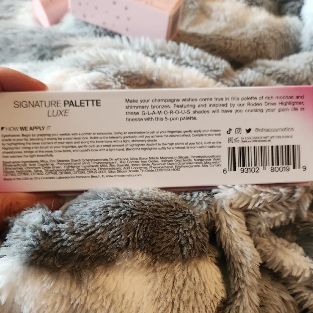OFRA Pink and Gold Eyeshadow Palette And Makeup Towel
